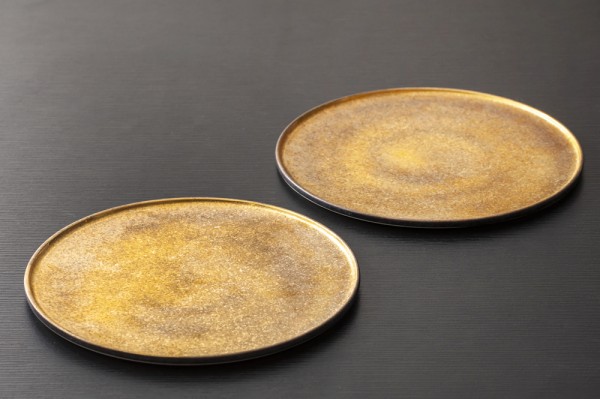 田代倫章の黒焼き〆平皿