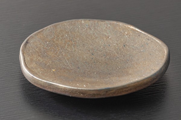 田代倫章の黒焼き〆平皿