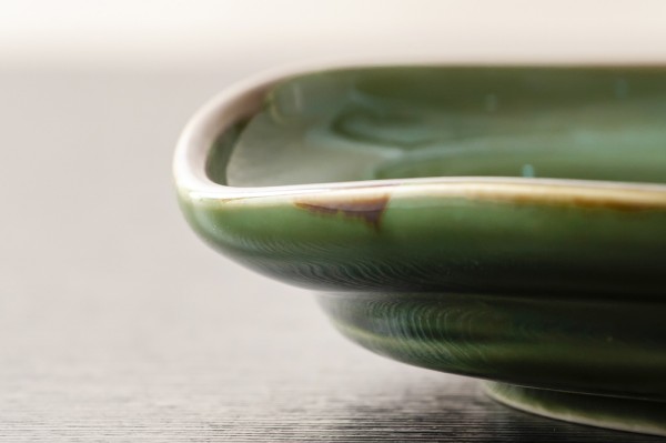 田代倫章の黒焼き〆平皿