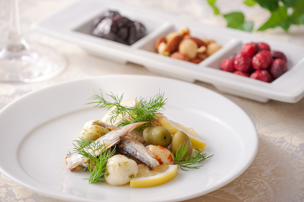 金鈴 KANESUZU 焼物皿 16枚セット 金鈴 KANESUZU 焼物皿 16枚セット